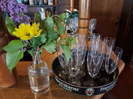 Zum Anfang gab es Sekt oder Orangensaft