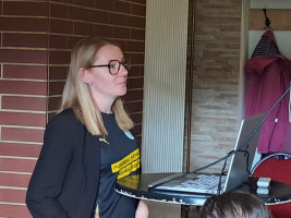 Carina Völkl beim Vortrag